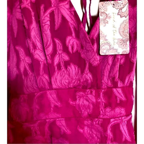 BOG BAND OF THE FREE - NWT “Kiss Me” Peplum Tiered Mini Dress in Fuchsia - Picture 4 of 16